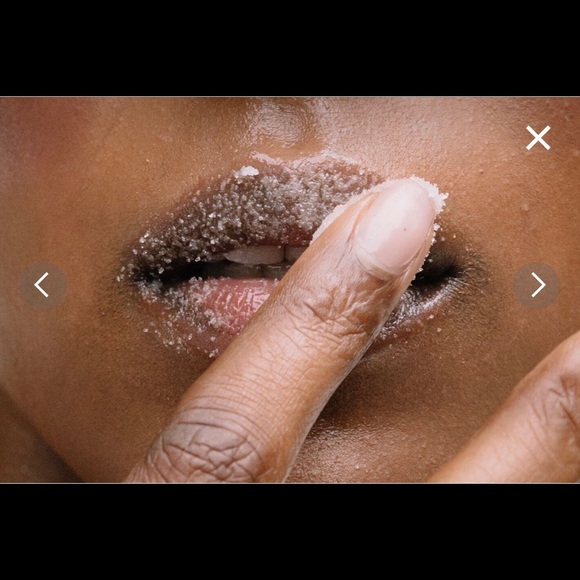 ONLY 2 LEFT!! Sara Happ The Lip Scrub 💋 - Picture 16 of 16